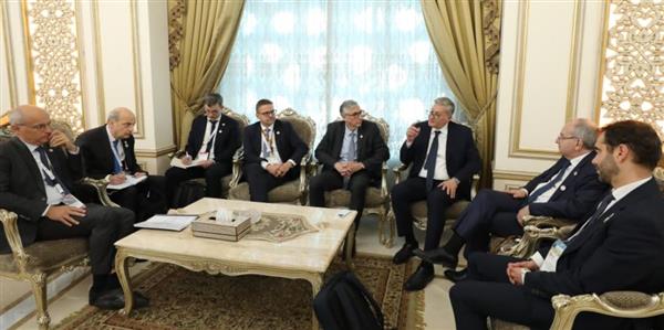 مباحثات مشتركة بين وزير البترول والرئيس التنفيذي لشركة توتال العالمية