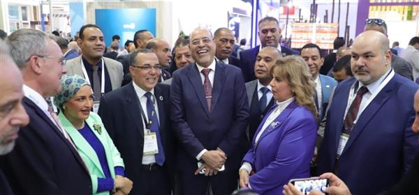 وزير العمل يتفقد معرض مصر الدولي للطاقة "EGYPES 2025"