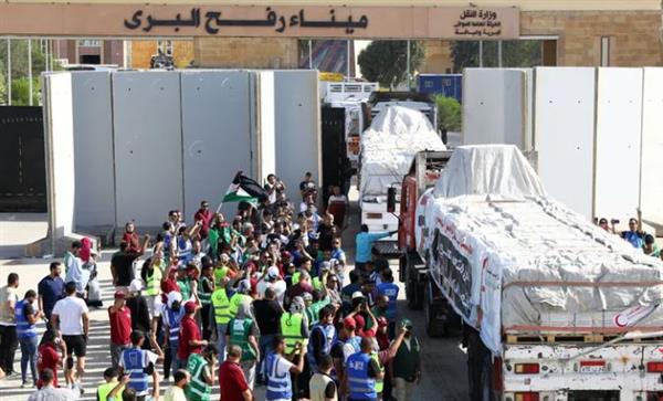 115 شاحنة مساعدات إغاثية متنوعة تدخل إلى غزة