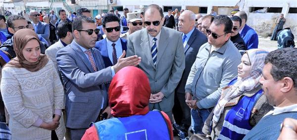 محافظ سوهاج يشهد توزيع 60 جهاز عروس وعدد من المساعدات للفئات الأولى بالرعاية