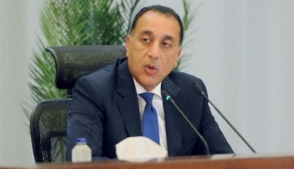 رئيس الوزراء يتفقد سير العمل بمشروع منطقة الأعمال المركزية بالعاصمة الإدارية