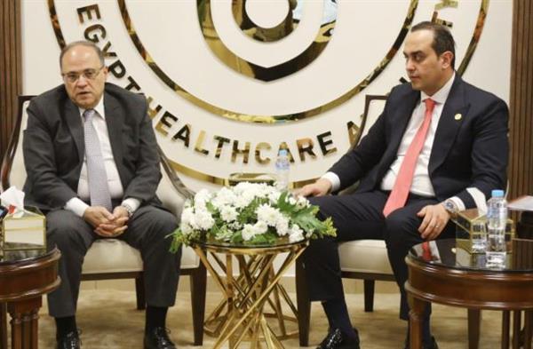 رئيس هيئة الدواء يعقد اجتماعا لبحث الشراكة مع القطاع الخاص في إدارة الصيدليات الخارجية