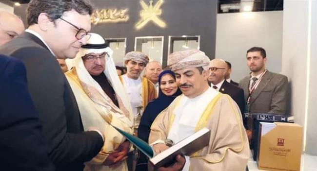 معرض الكتاب .. 5000 عنوان في جناح سلطنة عمان وتكريم لمصريين خدموا بالإعلام العماني