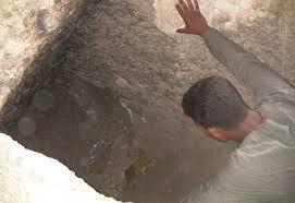 مصرع شاب في انهيار حفرة عليه بإسنا بالأقصر 