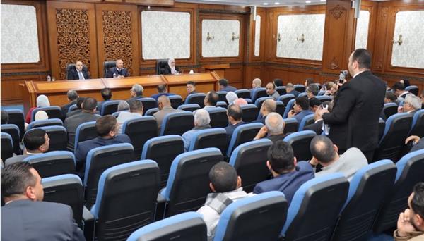 وزير الصناعة يبحث مع محافظ ومستثمري كفر الشيخ تحديات المناطق الصناعية وسبل حلها