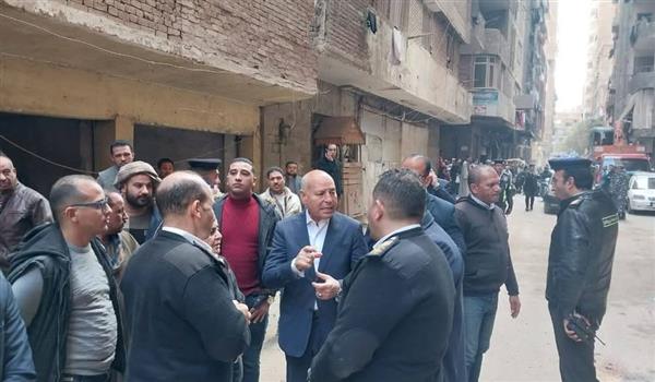 بحضور محافظ القاهرة .. إزالة عقار مخالف بحي السلام أول