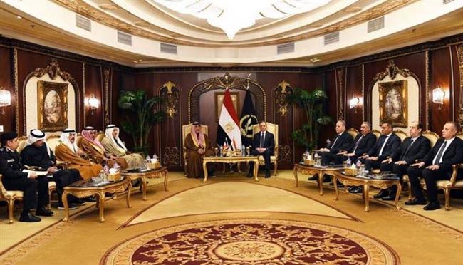 وزير الداخلية يستقبل نظيره الكويتي