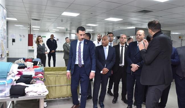 وزير العمل يزور مستشفى الناس للأطفال ويُشيد بالخدمات الصحية المتطورة