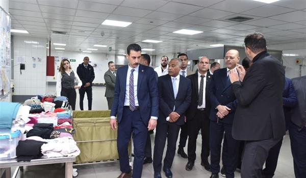 وزير العمل يزور مستشفى الناس للأطفال ويُشيد بالخدمات الصحية المتطورة