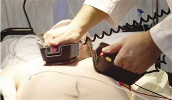   الصحة: أجهزة لإنقاذ مرضى توقف القلب في المطارات والمحطات قريبا