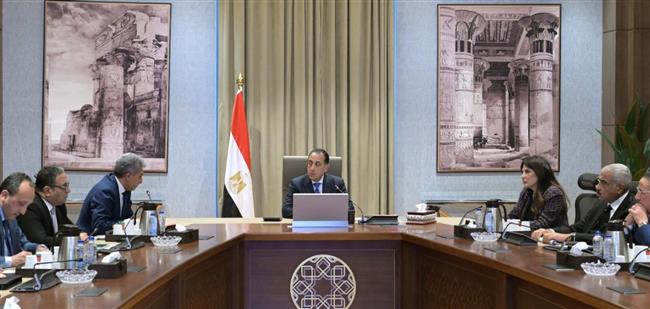 رئيس الوزراء يلتقي أعضاء اللجنة الاستشارية لتطوير السياحة المصرية