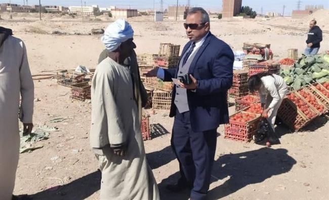 حملة لإزاله الإشغالات بشرق بمدينة قنا.. صور
