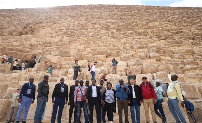 التنمية المحلية تنظم جولة سياحية للكوادر الإفريقية بالأهرامات