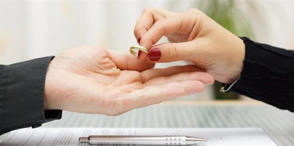 هل يجوز طلب الطلاق من زوجي بعد اكتشاف خيانته؟