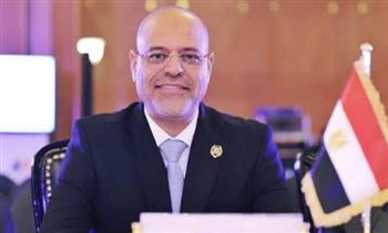   وزير العمل يعلن عن فرص عمل لأطباء وأخصائين وممرضات للعمل بالسعودية