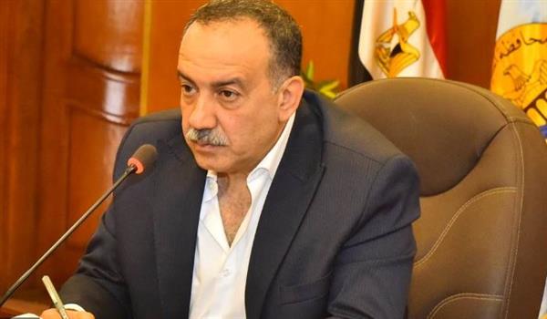 محافظ أسيوط يوجه بإستمرار مراجعة الإعلانات وإزالة اللافتات العشوائية بالشوارع والميادين