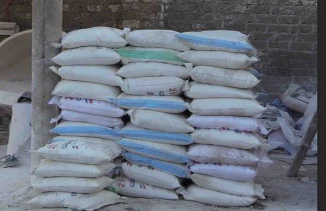 ضبط مصنعين بدون ترخيص لإنتاج وتعبئة الأسمدة الزراعية المغشوشة بالجيزة