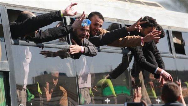 إعلام الاحتلال: إسرائيل ستفرج عن الأسرى الفلسطينيين قريبا