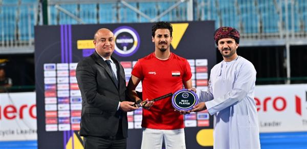 أحمد الجنايني يتوج بجائزة أفضل لاعب في كأس الأمم العالمية للهوكي
