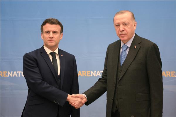 أردوغان يعرب عن تطلعه للعمل بتنسيق أكبر مع ماكرون
