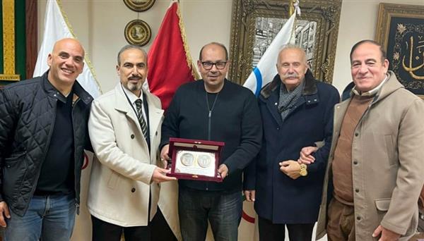 "إدريس" يستقبل رئيس الاتحاد القطري للشراع والتجديف بمقر اللجنة الأولمبية المصرية