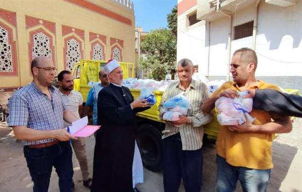 "الأوقاف": توزيع 750 طنًّا من السلع الغذائية على الأسر الأولى بالرعاية بمناسبة رمضان