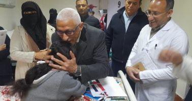 محافظ شمال سيناء يزور الجرحى الفلسطينيين بمستشفى العريش العام