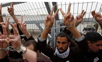   إعلام الاحتلال: مصلحة السجون تستعد للإفراج عن أسرى فلسطينيين الليلة