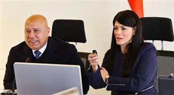   الوزير والمشاط يبحثان متابعة الاستراتيجية الوطنية للتنمية الصناعية للنهوض بالقطاع وزيادة الصادرات