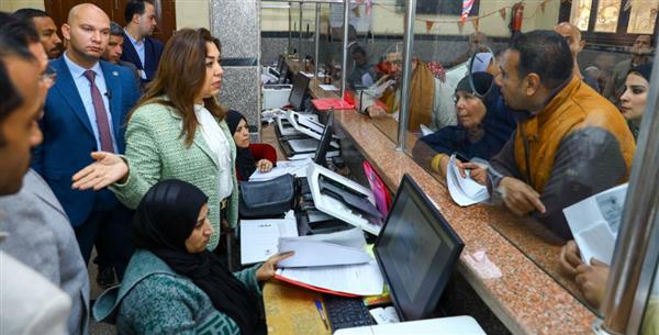 خلال جولتها بالقليوبية.. وزيرة التنمية المحلية تحيل 25 موظفا بالإدارات المختلفة