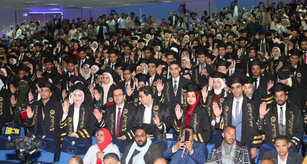 حفل تخرج الدفعة الحادية عشر لطلاب كلية الطب بجامعة جنوب الوادي