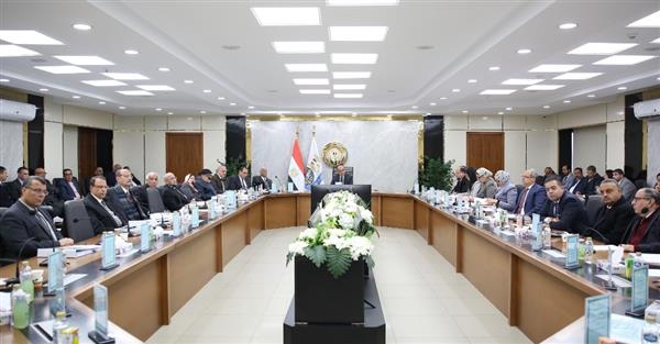 وزير قطاع الأعمال العام يترأس الجمعية العامة للشركة القابضة للقطن والغزل والنسيج