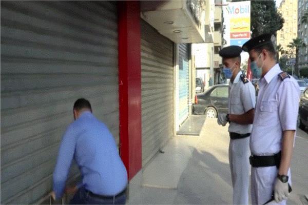 تحرير 143 مخالفة للمحلات التي لم تلتزم بقرار مجلس الوزراء بالغلق لترشيد الكهرباء