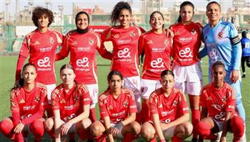   "لوبوف" يعلن تشكيل الأهلي لمباراة زد في دوري الكرة النسائية