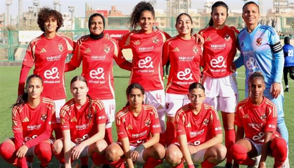 "لوبوف" يعلن تشكيل الأهلي لمباراة زد في دوري الكرة النسائية
