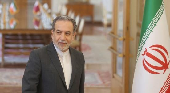 إيران: سندعم أي حكومة تحظى بتأييد الشعب السوري