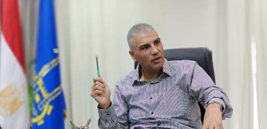 محافظ أسوان يوجه بتكثيف أعمال النظافة العامة وإنارة الشوارع والتشجير
