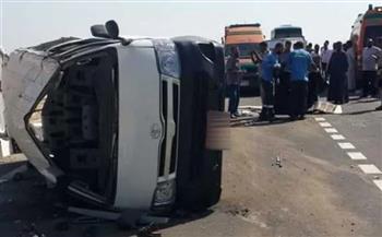 إصابة 9 أشخاص إثر انقلاب ميكروباص بالطريق الإقليمى