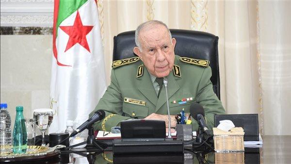 رئيس أركان الجيش الجزائري يبحث مع مسؤول أمريكي تعزيز التعاون الدفاعي