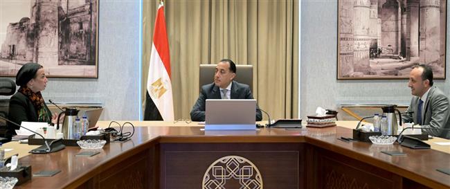 رئيس الوزراء يتابع مع وزيرة البيئة عددا من ملفات العمل