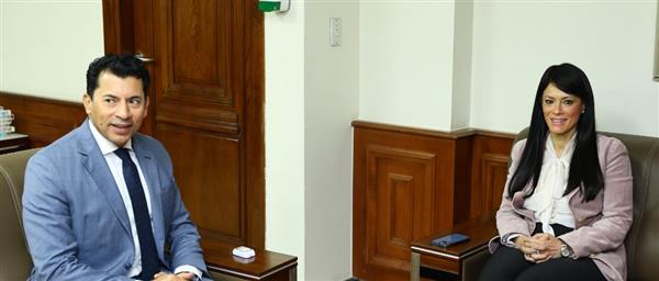 وزيرا التخطيط والرياضة يناقشان آخر تطورات الاستراتيجية الوطنية للشباب والرياضة