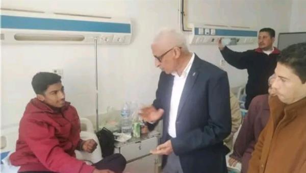 محافظ شمال سيناء يزور الجرحى الفلسطينيين في مستشفي بئر العبد