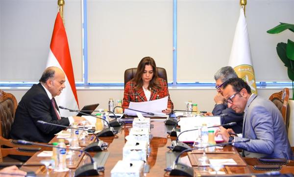 وزيرة التنمية المحلية تتابع جهود تحسين مستوى النظافة بعدد من المحافظات