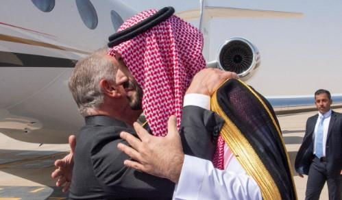 ملك الأردن وولي العهد السعودي يبحثان تطورات الأوضاع الخطيرة في المنطقة