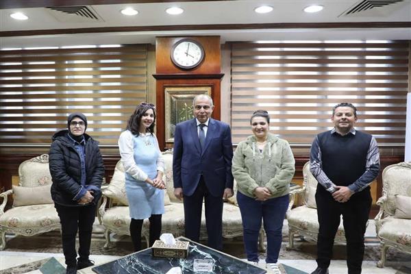 محافظ المنيا يكرم نماذج ناجحة لأصحاب مشروعات صغيرة ومتناهية الصغر