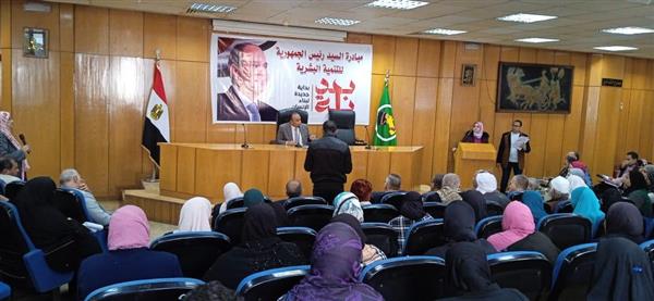 تفاصيل لقاء خدمة المواطنين بالمنيا.. الموافقة على مشروعات رصف وإنارة وتعليم