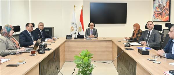 وزير الري يتابع إزالة التعديات على مجرى نهر النيل