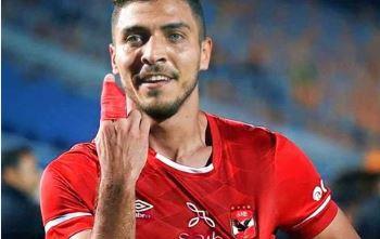 خوفا من التوقيع للزمالك.. الأهلي يستعيد محمد شريف نهاية الموسم