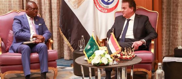 وزير الصحة يبحث مع مدير الإفريقي لمكافحة الأمراض سبل التعاون