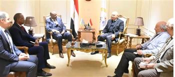   وزير الصناعة يبحث مع سفير جيبوتي سبل التعاون المشترك